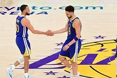 星空体育入口-今晨NBA季后赛焦点战；浙江队战术微调；更衣室稳定；训练强度明显提升的简单介绍