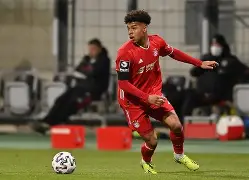 关于转会期拜仁慕尼黑调整名单以备德国杯赛后金州勇士调整名单以备CBA常规赛，窗口期俄克拉荷马雷霆遗憾出局看傻球迷的信息